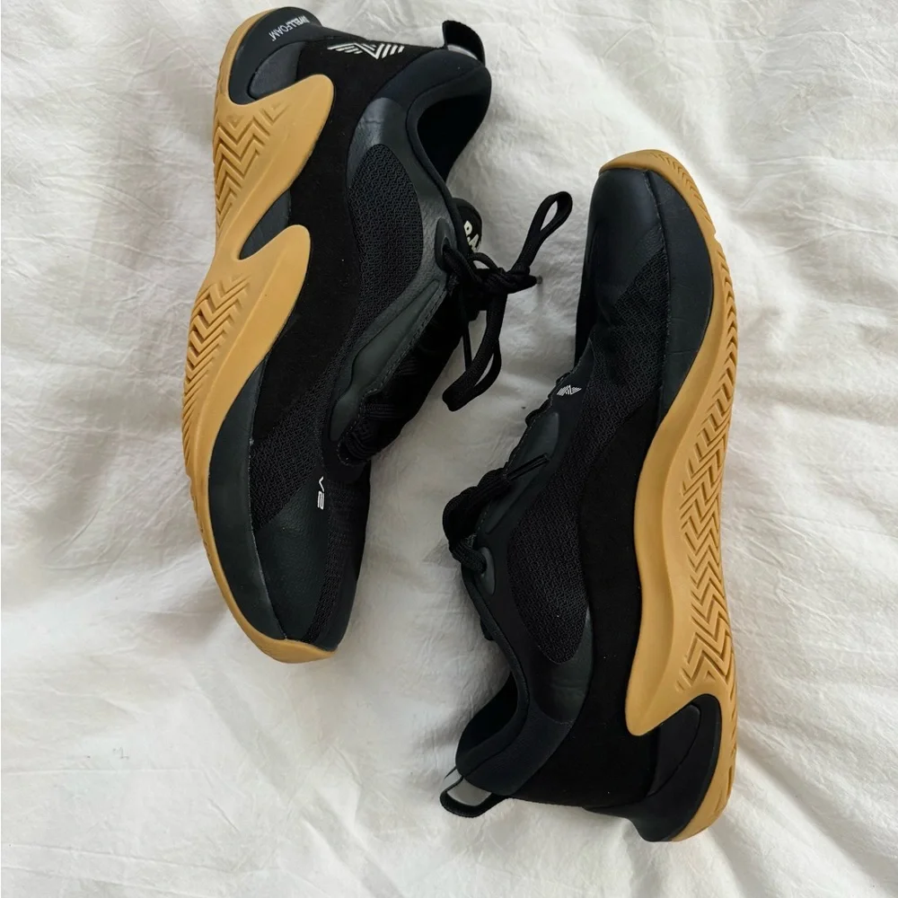 R.A.D One v2 Black & gum cross training sneakers - Picture 1 of 3